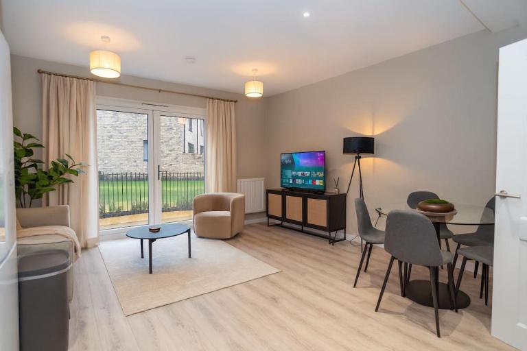 Belgrave Village, Patio, Parking & Gym Access - B&B Birmingham