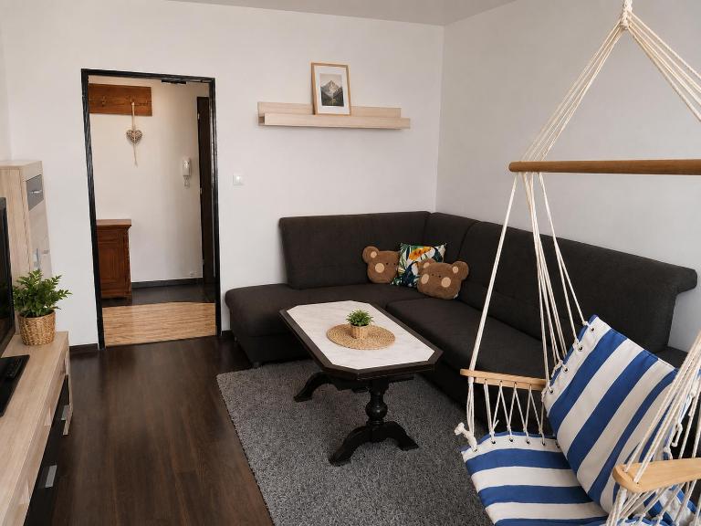 Apartmán Ružová - 75m2 - Parking - Family friendly - B&B Banská Bystrica