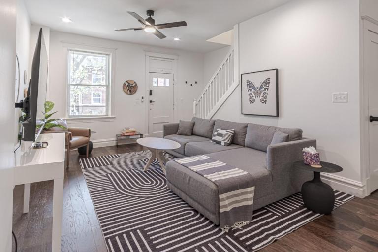 St. Louis Family Retreat w/ Crib, Pets & Parking - B&B Saint Louis