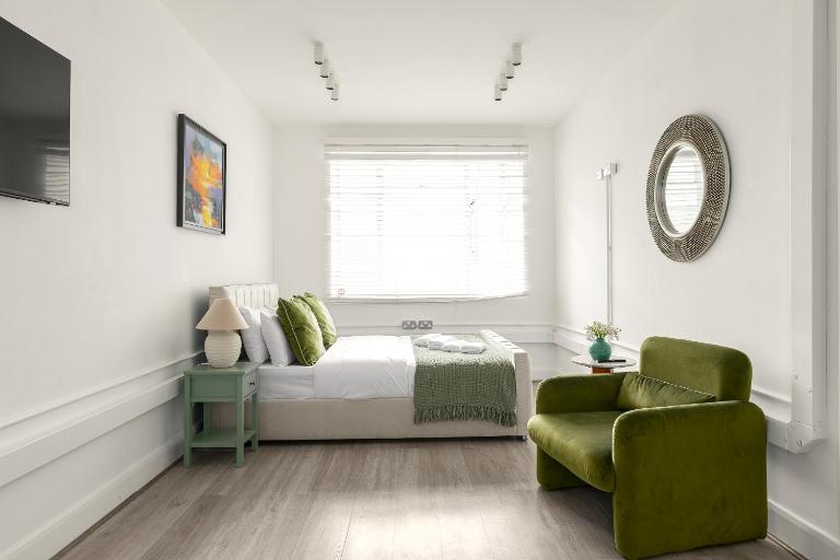 Modern Apartment with AC Sleeps 4 - Bed and Breakfast Londen