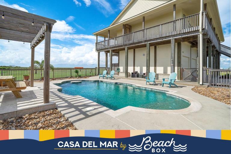Secluded oasis with private pool and game room - B&B Galveston