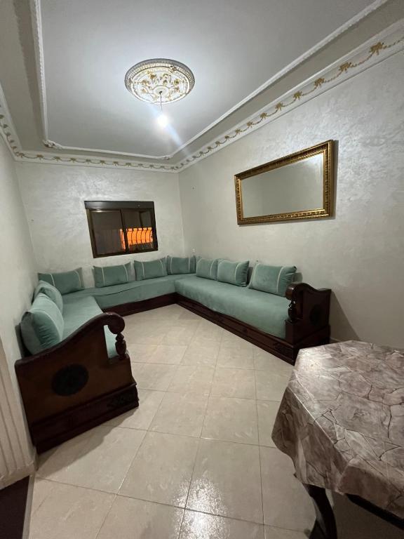 Large apartment 3 minutes from the beach - B&B Fnidek