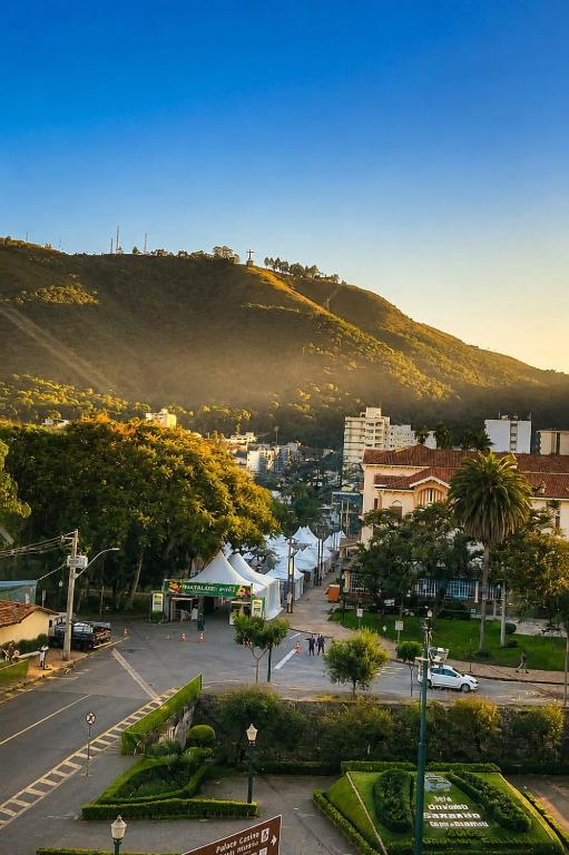 Apartamento 112 Pé na Praça 1 vaga Garagem 4 Hóspedes - B&B Poços de Caldas