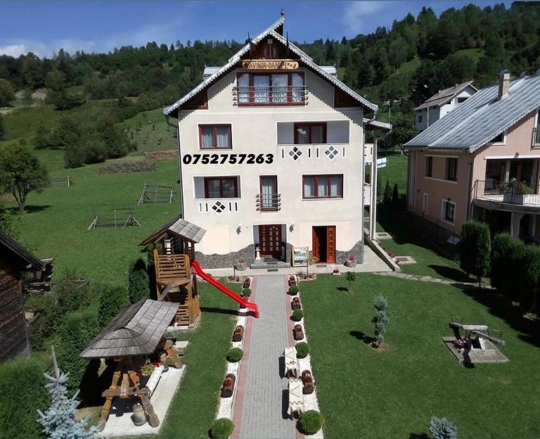 Pensiunea Lavinia Daniel - Bed and Breakfast Borşa