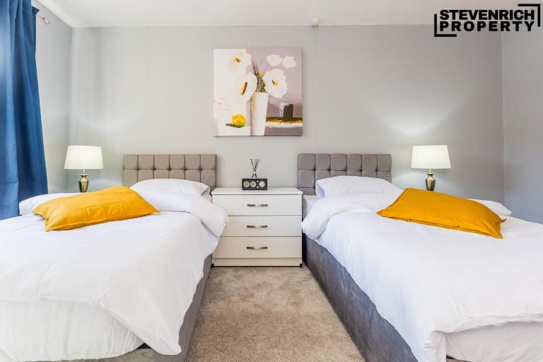 Newly Refurbished Flat Parking 2 Bedrooms 4 Guests - B&B Kenton