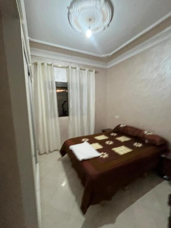 Large apartment 3 minutes from the beach - Ferienwohnung Fnidek