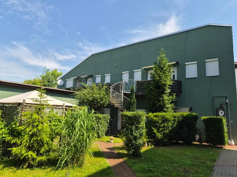 Neu!!! Pension Scherz-ruhig am Standrand mit Wasserzugang & Paddelboot - B&B Lübbenau/Spreewald