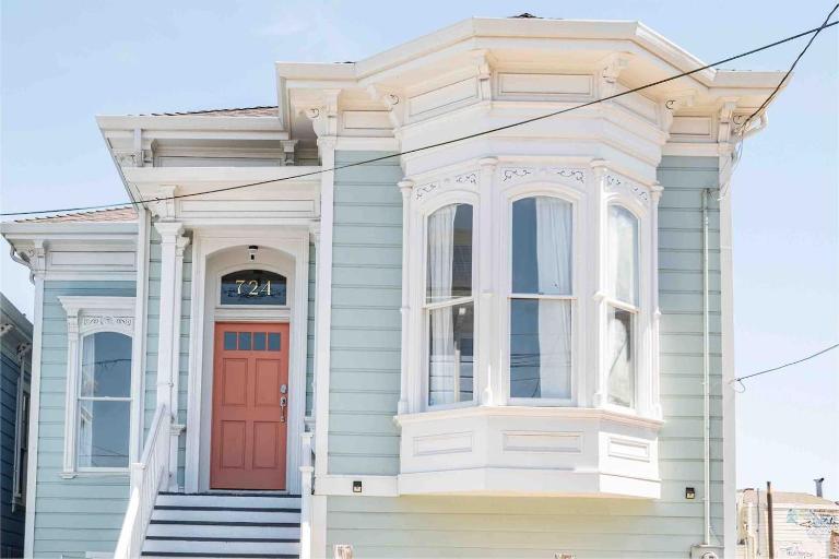 Renovated Historic House minutes from SF! - B&B Oakland