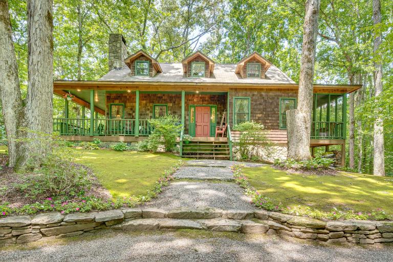 Vintage Home Nestled in the Woods of Smoky Mtns - B&B Marble