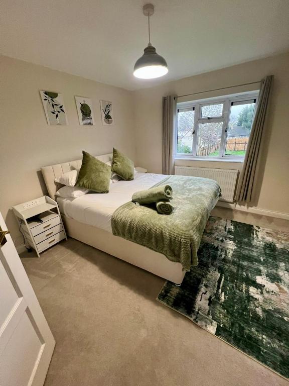Contractor Base with Secure Van Parking & Fast WIFI hosted by The Opulent Property Project UK - Ferienwohnung Lexden
