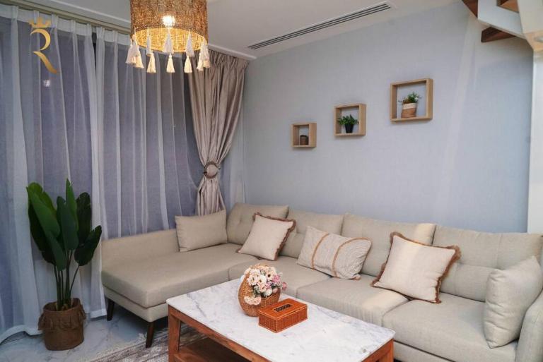 Elegant 2BR Jade Serenity - Masdar City Retreat - Chambres d'hôtes Al Khārī