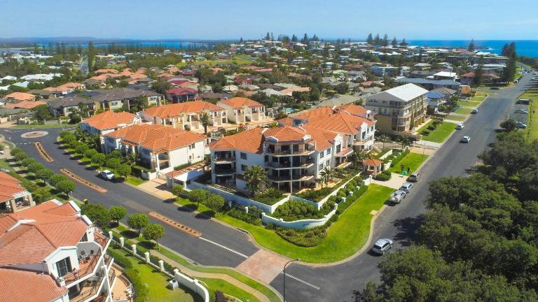 Breakers Block 2 Unit 11 - B&B Yamba