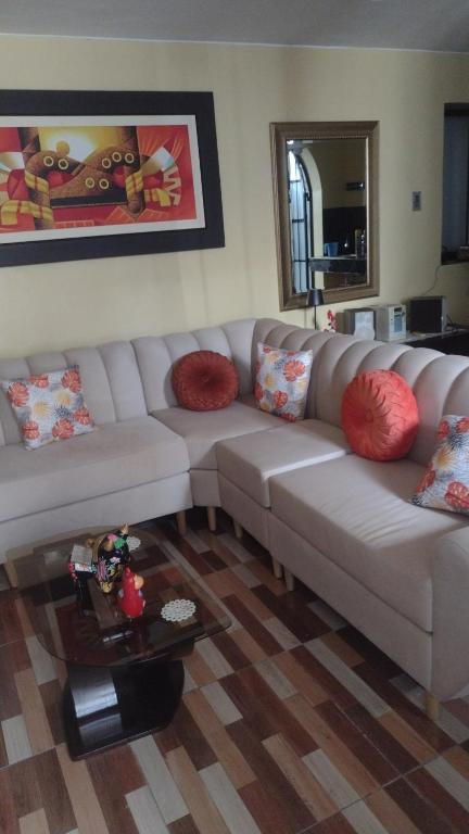 First-floor accommodation 15 min from the airport - Bed and Breakfast Lima