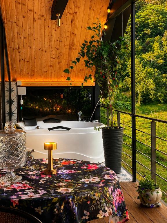 შალე მაჭახელა chalet machakhela - Ferienwohnung Zeda Chkhut’uneti