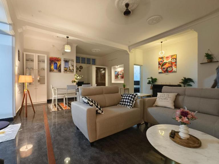 Urban Boho Retreat - Spacious 2 & 3BHK Apartments near KR Puram - B&B Bengaluru