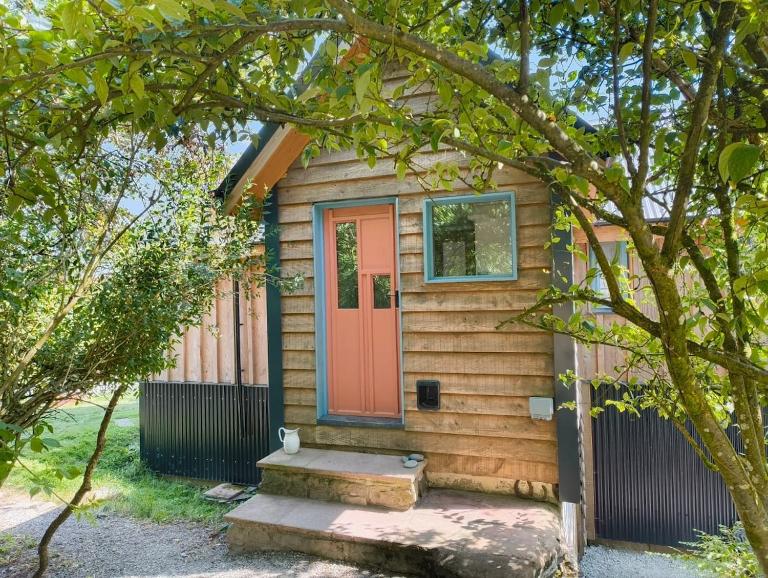 2 Bedroom, Newly Renovated Secluded Rural Apartment - Chambres d'hôtes Llandrindod Wells