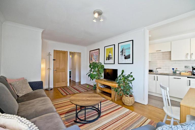 Cosy Kings Cross Apartment, Central London, Just 8 mins walk to Kings Cross St Pancras Station - B&B Londra