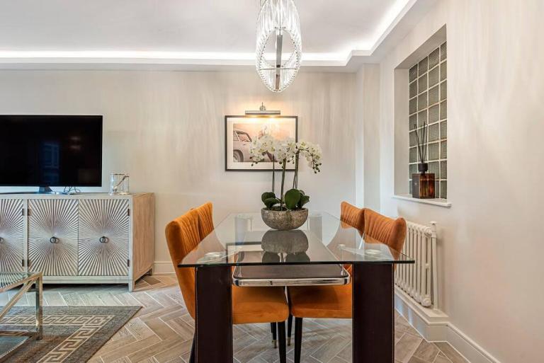 Stunning 2Bd 2Bth Knightsbridge with Private Balcony and AC - B&B Londra