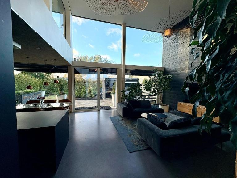Modern Family Home, 15 Min to Helsinki Center and 10 Min to Airport - B&B Helsinki