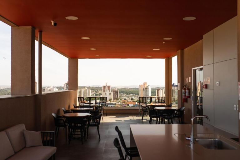 Edifício RED - área gourmet com piscina no Terraço - Bed and Breakfast Bauru
