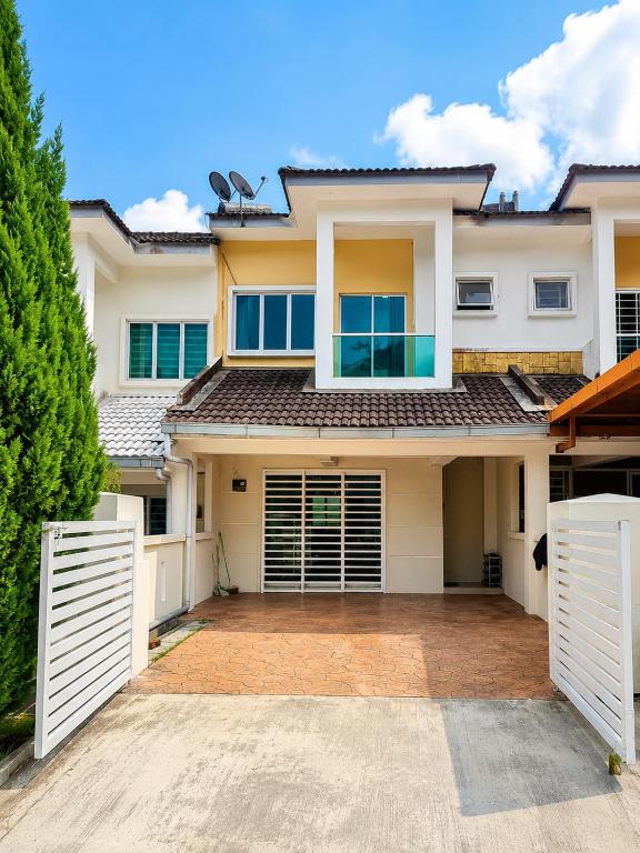 Family friendly accommodation in Cameron Highlands Clover Home GH12 - B&B Brinchang
