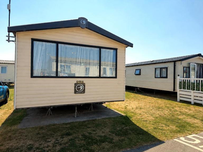 The Retreat Prestatyn Beach Caravan - B&B Prestatyn