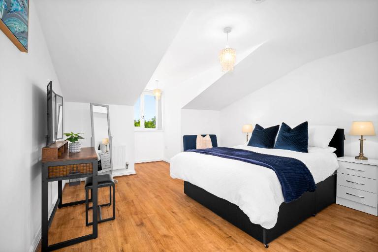 Providence Suites 1 Bedroom Sleeps 4 Perfect for Contractors and Families and Solo Travellers - Bed and Breakfast Fallings Park