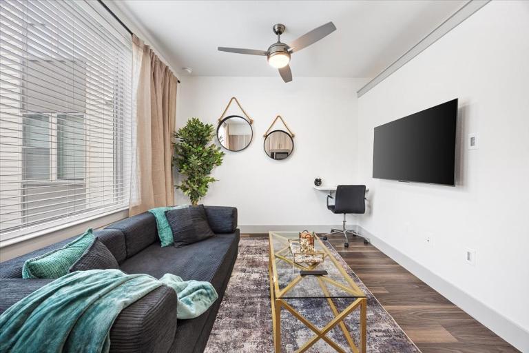 Vitruvian west - B&B Addison