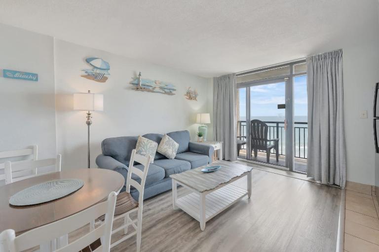 Newly Added, Steps to the Beach Direct Oceanfront - Chambres d'hôtes Myrtle Beach