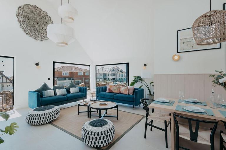 Relax in a luxury new 4-bed beachfront house - B&B Southbourne
