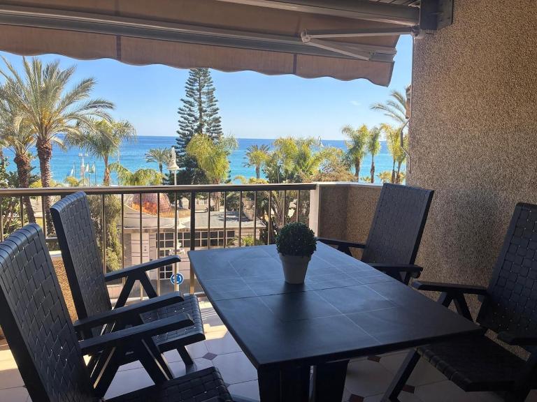 Paseo del Altillo Terrace with Ocean Views - B&B Almuñécar