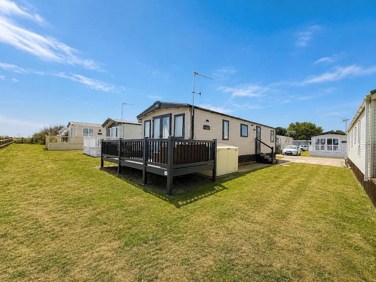 Stunning Caravan Full Sea Views At Broadland Sands Holiday Park Ref 20285Bs - Chambres d'hôtes Hopton