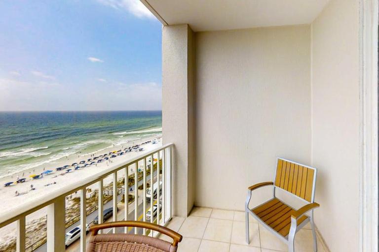 Majestic Sun A806 Beachfront Views & Pool Fun - B&B Destin