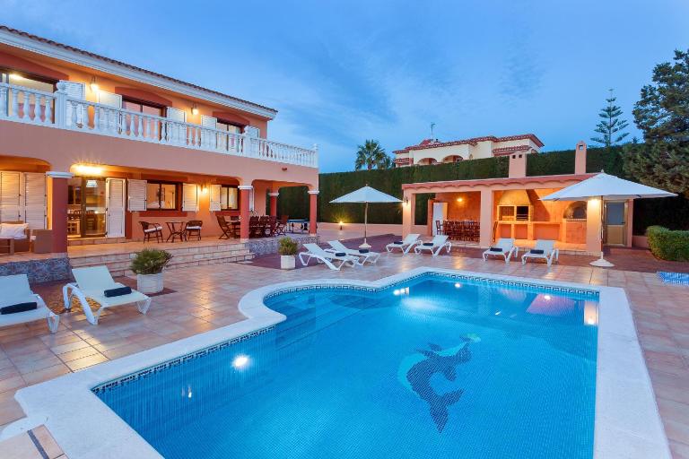 Villa close to Ibiza Town Sleeps 12 - B&B Can Furnet