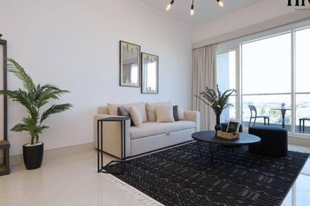 Gorgeous 2 Bed Apt in Al Warqa - B&B Dubai