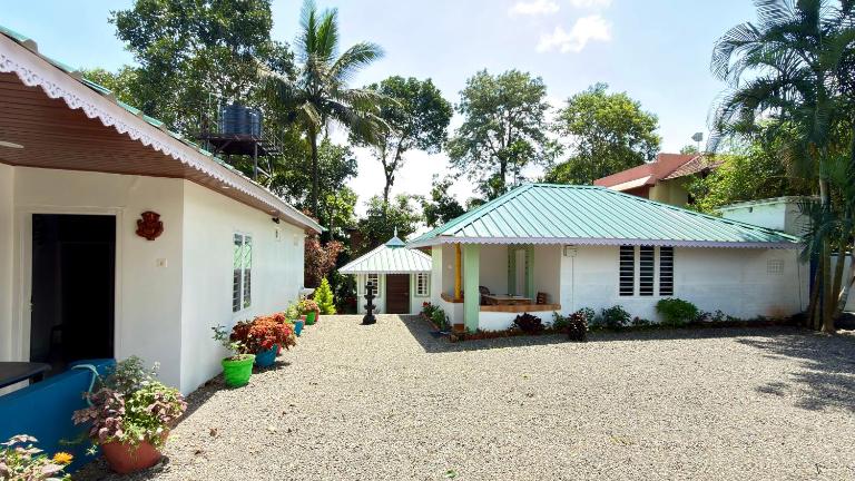 LES COTTAGES de Suryatrips Homely Stay - Chambres d'hôtes Thekkadi