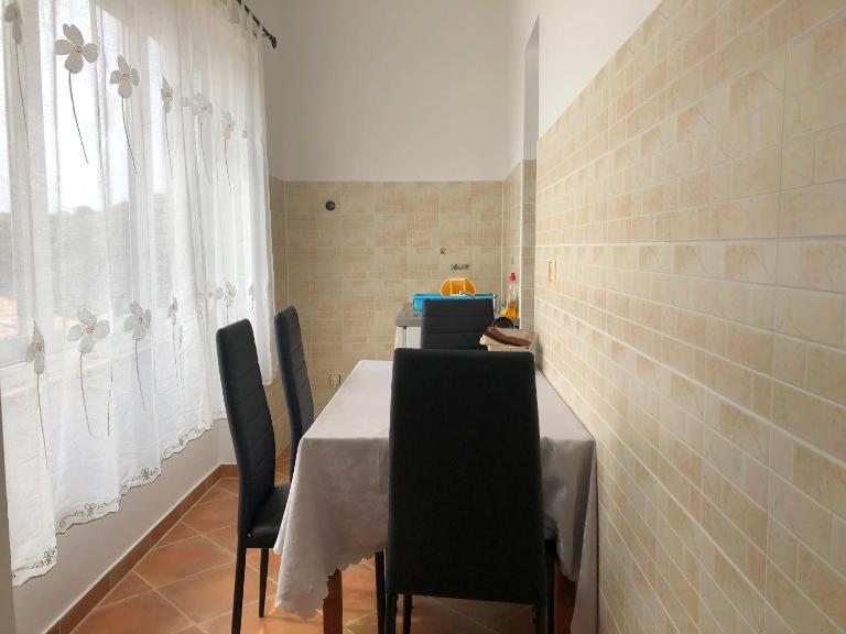 Apartment with gallery sleeps 4, beach close - Chambres d'hôtes Medulin