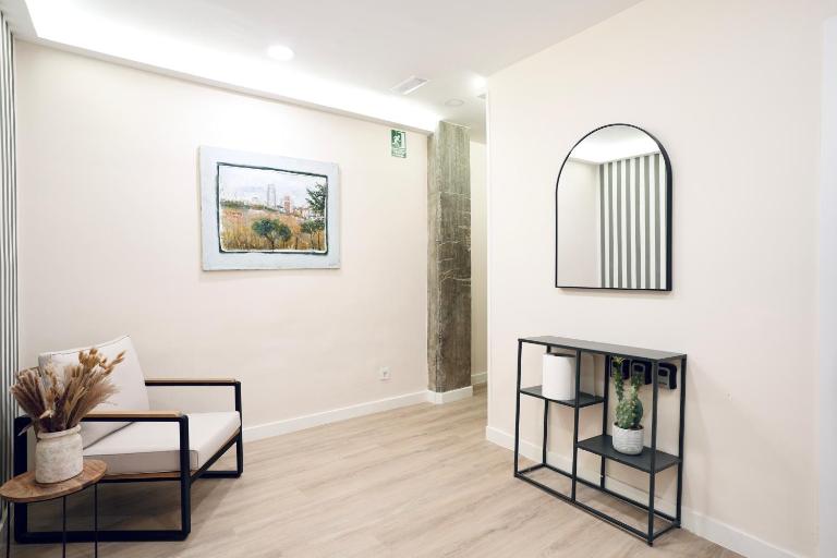 Apartahotel Navarra Madrid - B&B Madrid
