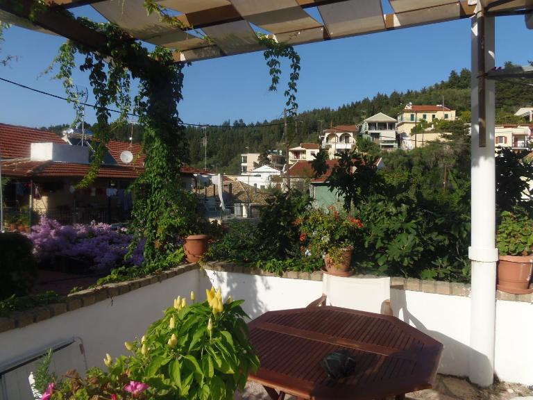 Konstantina Apartment - Bed and Breakfast Lákka