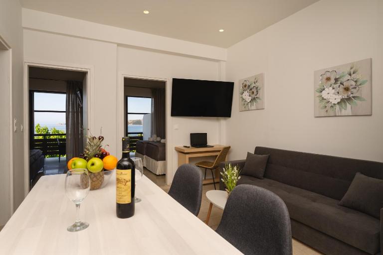 Nimaria Suites - B&B Gialova