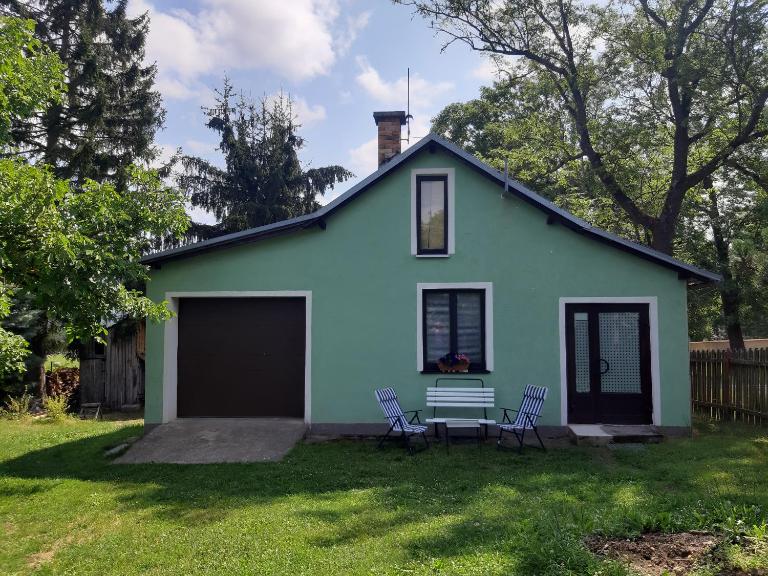 Klidný domek u Karlových Varů se zahradou - B&B Stanovice