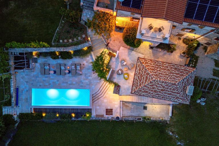 Holiday Home Oliti with Pool - B&B Mošćenice