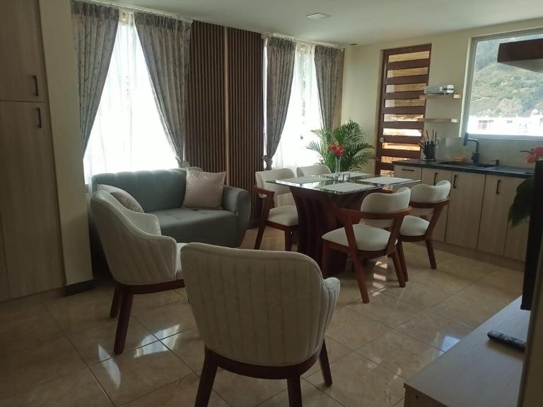 Suite de lujo de 2 habitaciones con vista a las montañas en La Victoria Ibarra - B&B Ibarra