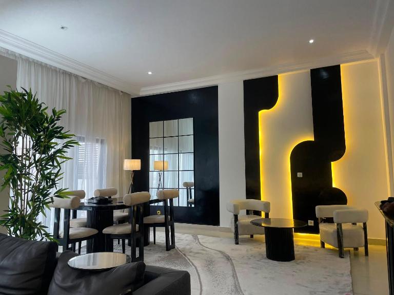 Chic Contemporary Loft with Pool - Wharf de 3 chambres - B&B Pointe-Noire