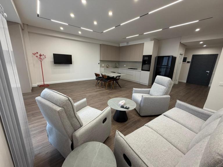 Օրավարձով բնակարան Level 16 նորակառույց համալիրում - Ferienwohnung Jerewan