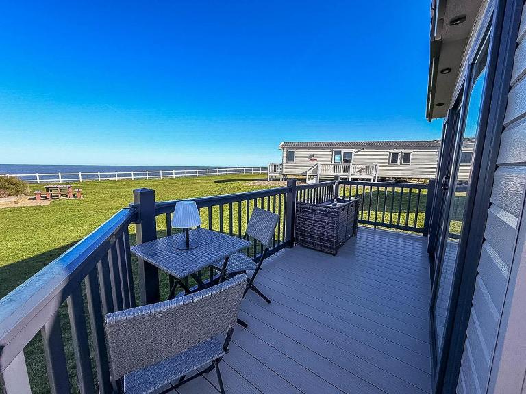 Luxury Lodge With Stunning Full Sea Views At Hopton Ref 80010W - Chambres d'hôtes Great Yarmouth