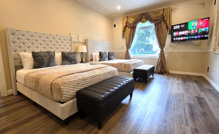 Beverly Hills Spacious 2 bedroom apt Near Cedars-Sinai & The Grove - B&B Los Angeles