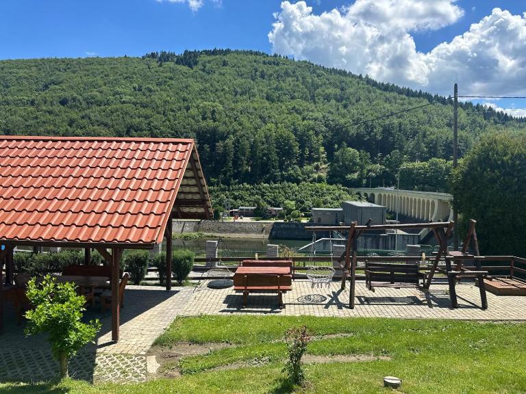 Noclegi nad Zaporą - Ferienwohnung Międzybrodzie Bialskie