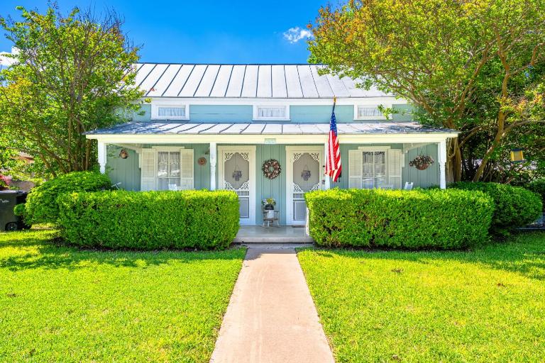 Blue Cottage - 4 blocks from Main Street - Ferienwohnung Fredericksburg