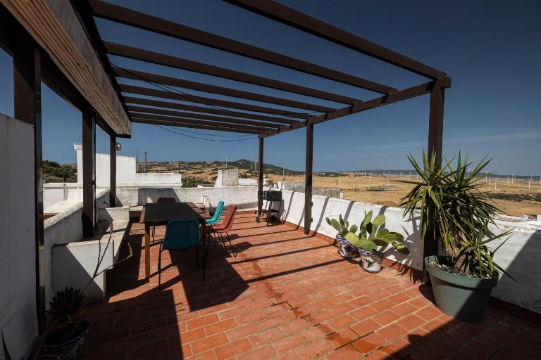 Casa independiente con terraza y vistas - B&B Facinas